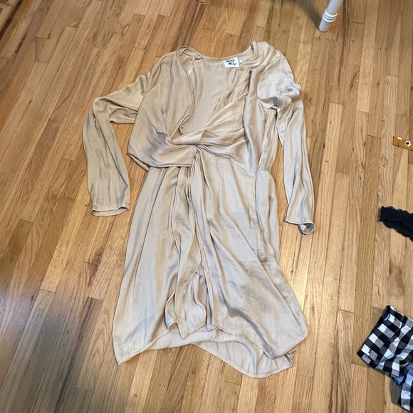 BNWOT Princess Polly Wrap Dress - Picture 2 of 4